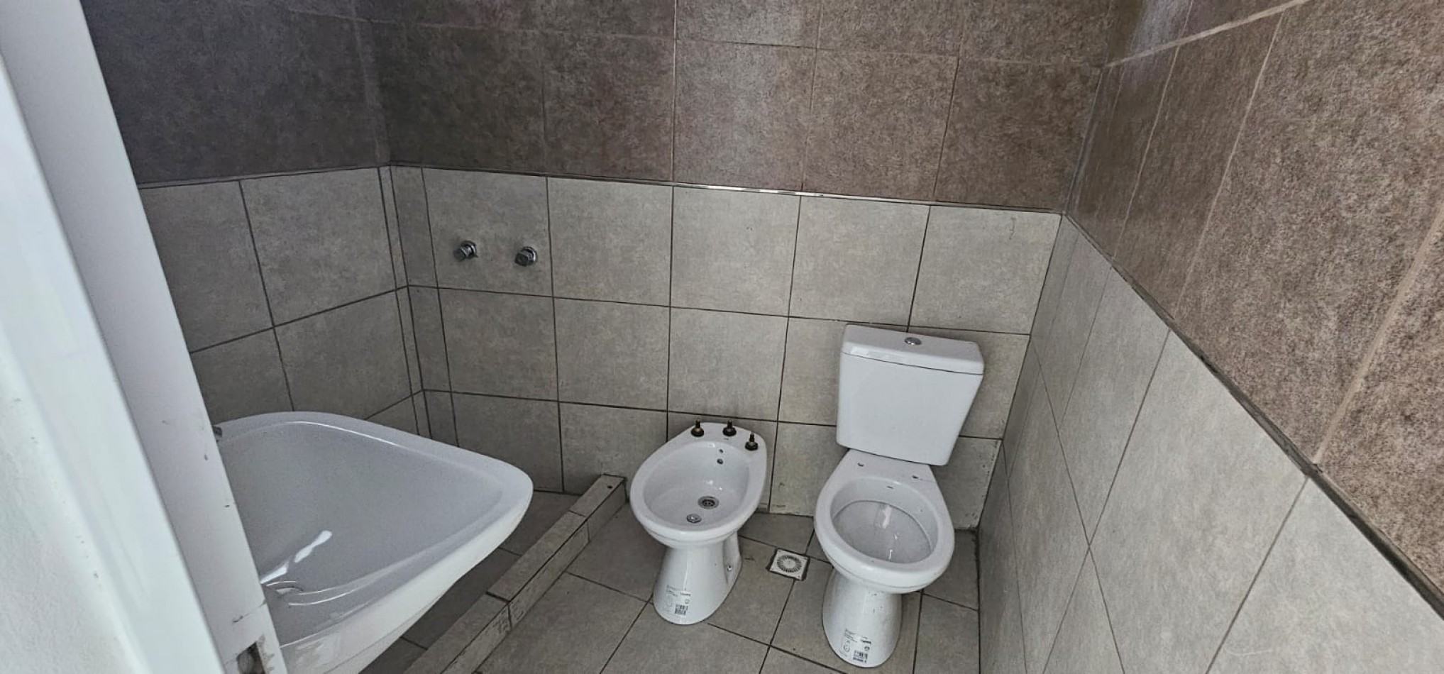 SE VENDE CASA A ESTRENAR ZONA LOPEZ JORDAN Y CHURRUARIN