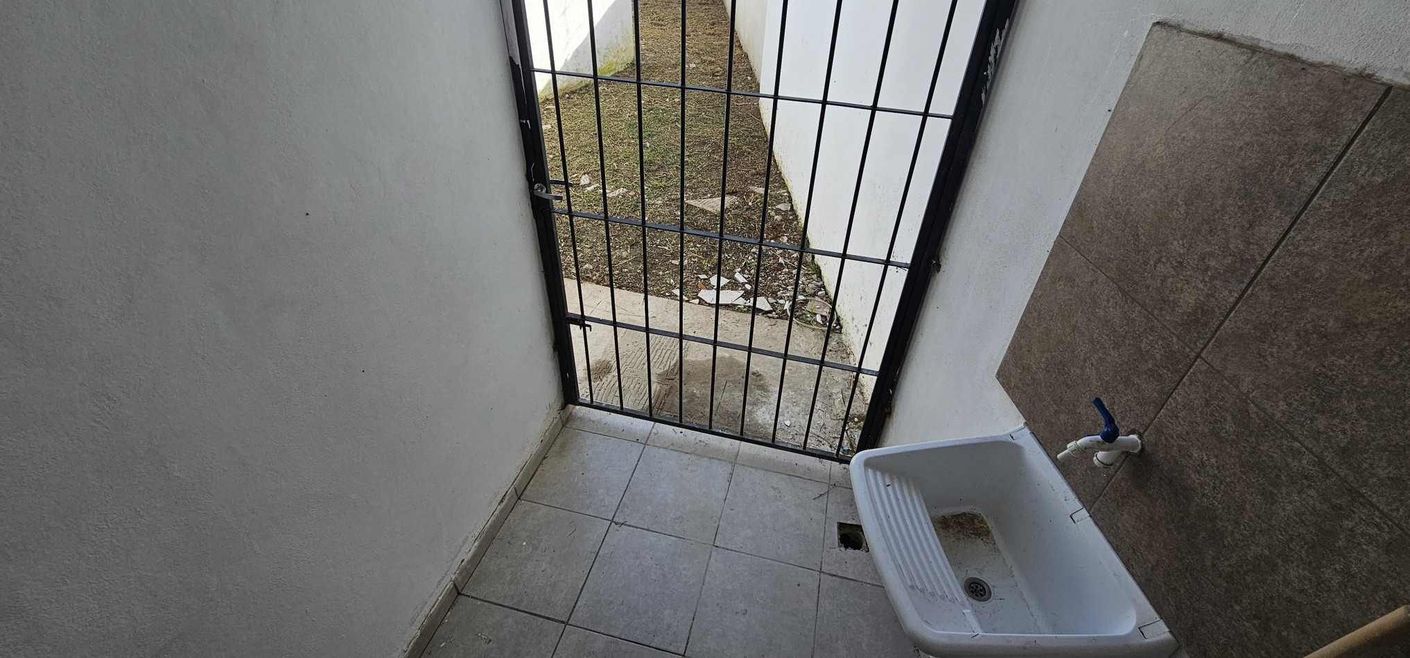 SE VENDE CASA A ESTRENAR ZONA LOPEZ JORDAN Y CHURRUARIN