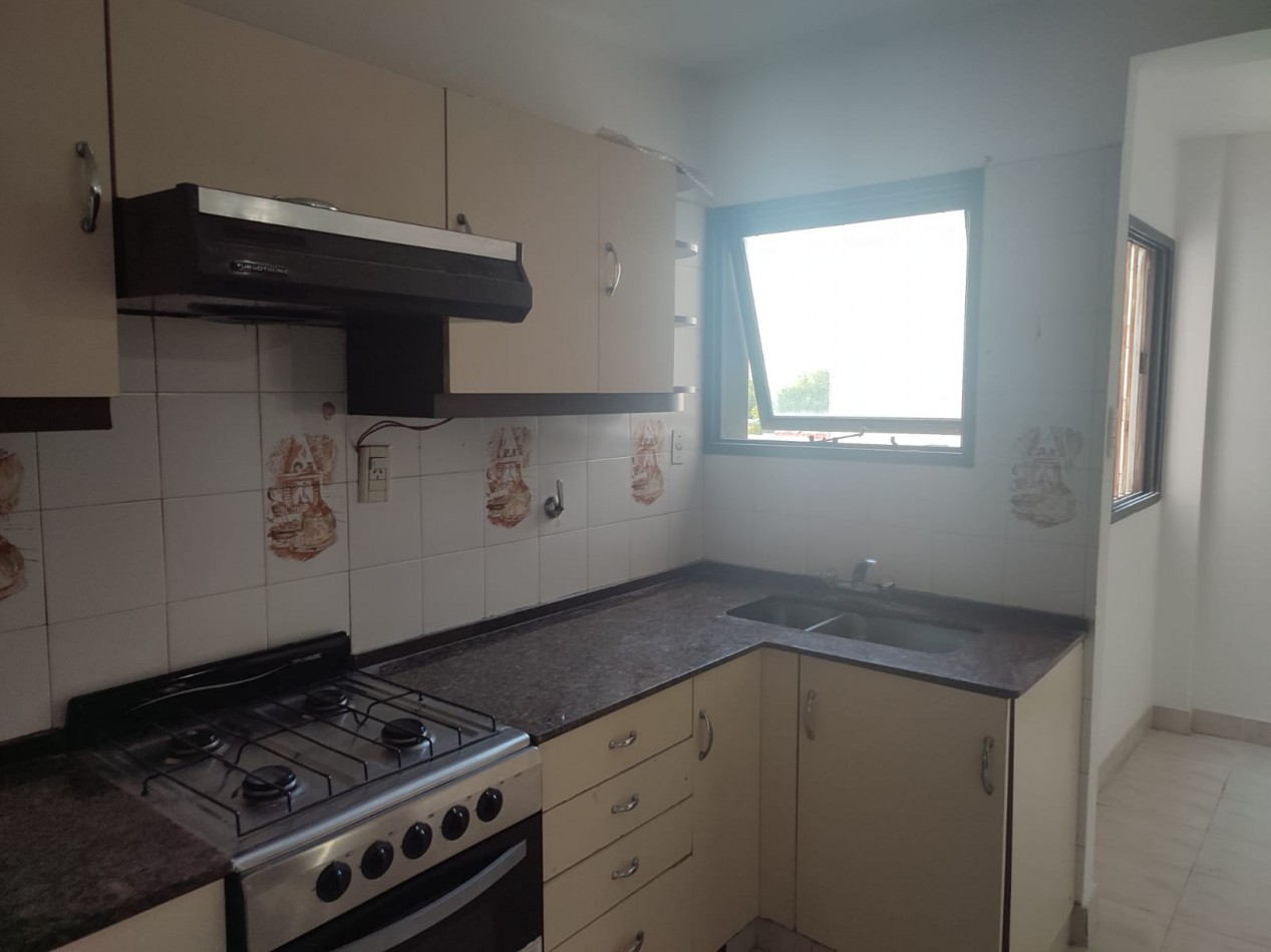 VENDO DEPARTAMENTO 3 DORM. CON COCHERA FRENTA A LA UCA