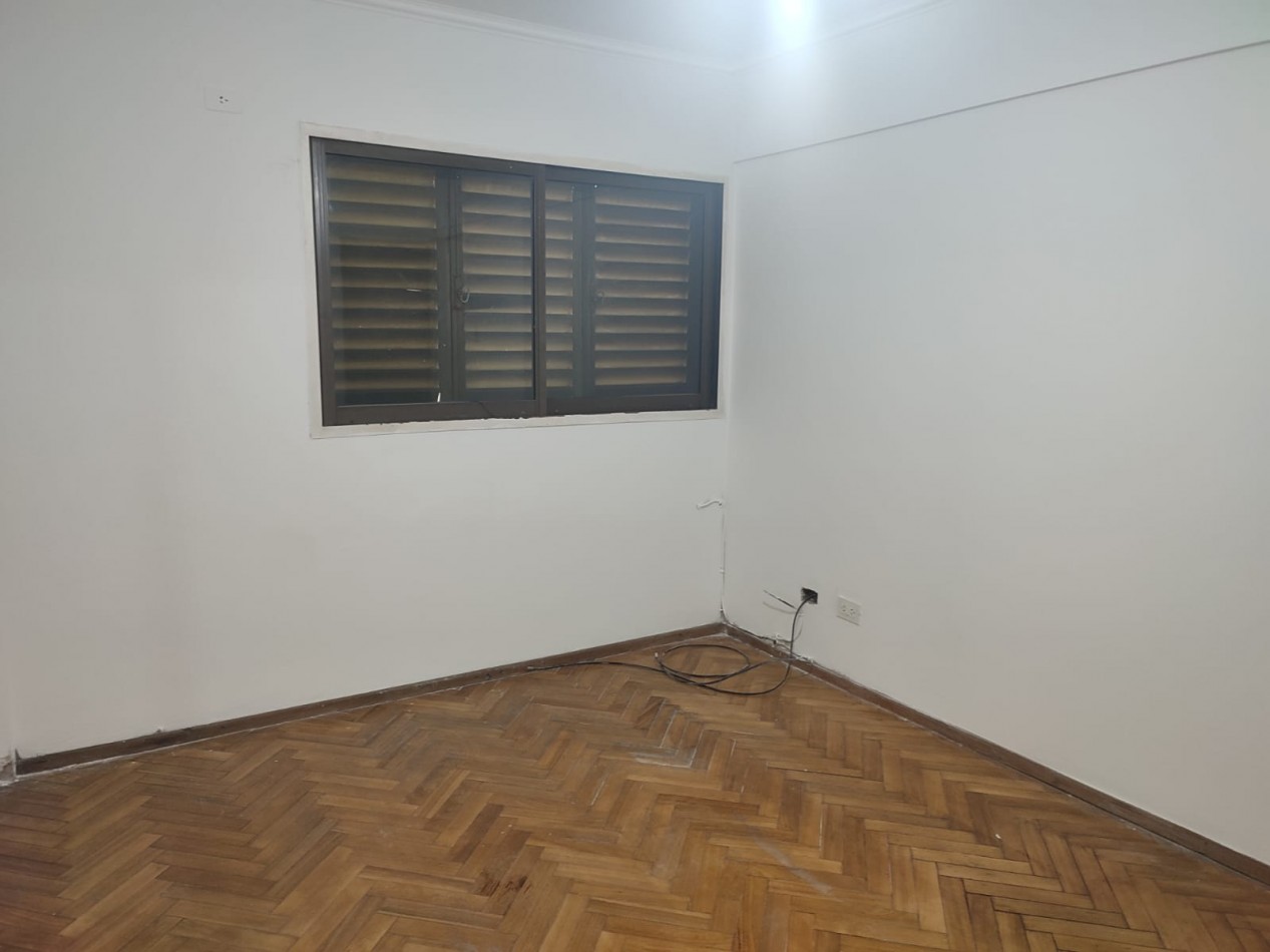 VENDO DEPARTAMENTO 3 DORM. CON COCHERA FRENTA A LA UCA