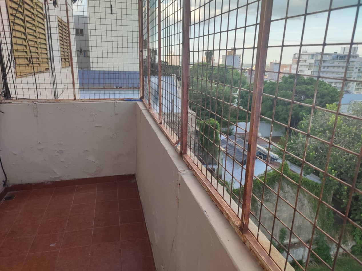 VENDO DEPARTAMENTO 3 DORM. CON COCHERA FRENTA A LA UCA