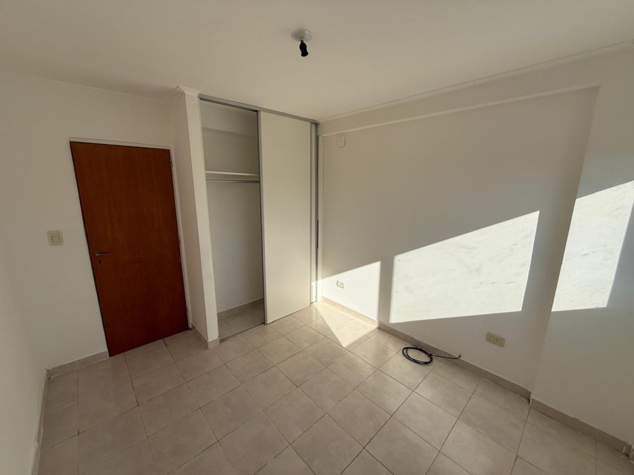 se alquila departamento de dos dormitorios zona centro