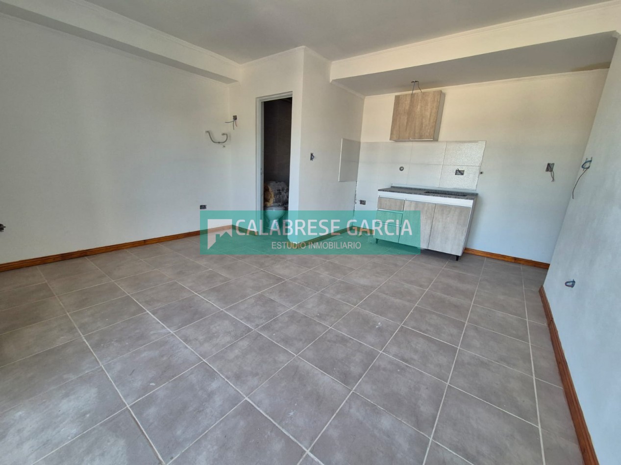 En venta monoambiente , con balcon y edificio con ascensor !