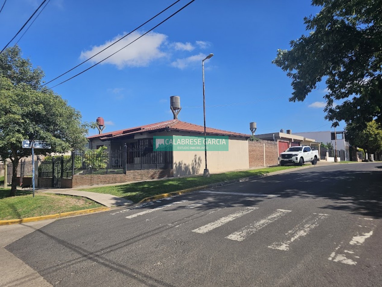 Se vende casa zona Churruarin y Gdor Crespo