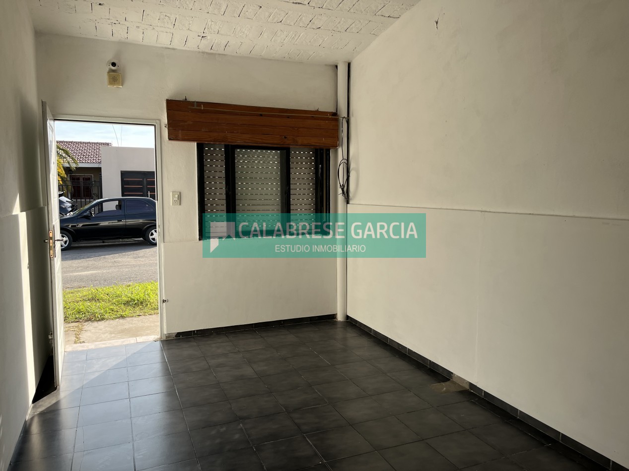 Alquilo casa zona Av. Jorge Newbery y Caputto