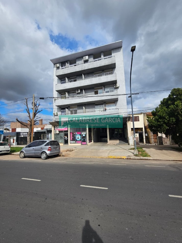 SE VENDE MONOAMBIENTE ALQUILADO EN CALLE RACEDO