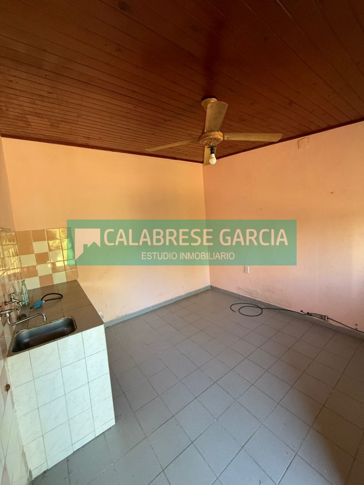 se vende casa de dos dormitorios zona Ex Hipodromo 