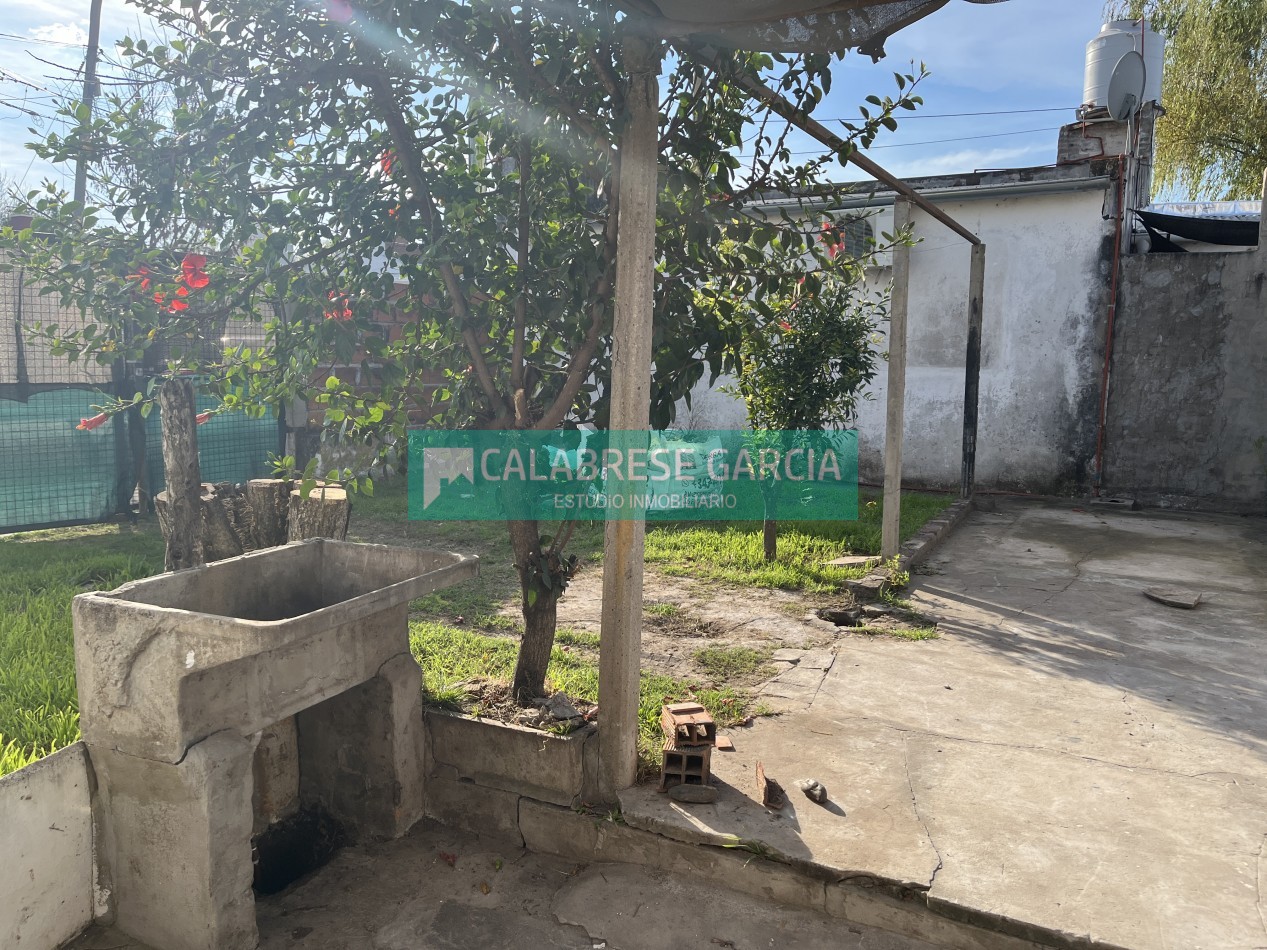 Alquilo casa zona Av. Jorge Newbery y Caputto