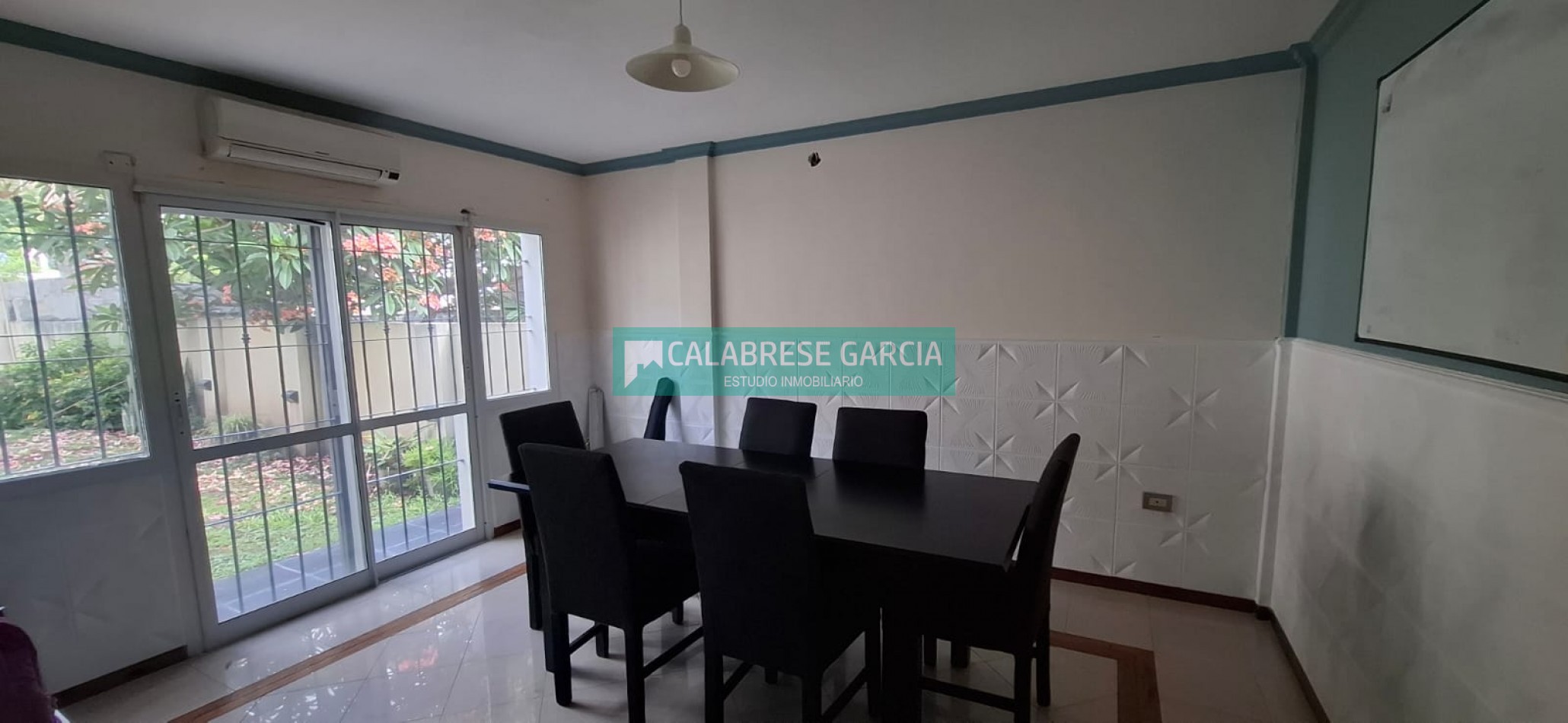 Alquiler casa zona centro tres dormitorios , cochera, fondo , piscina ! 