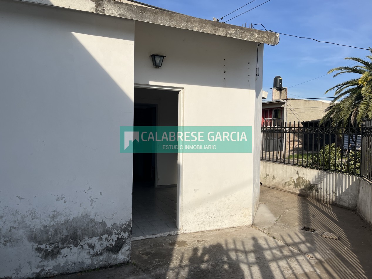 Alquilo casa zona Av. Jorge Newbery y Caputto