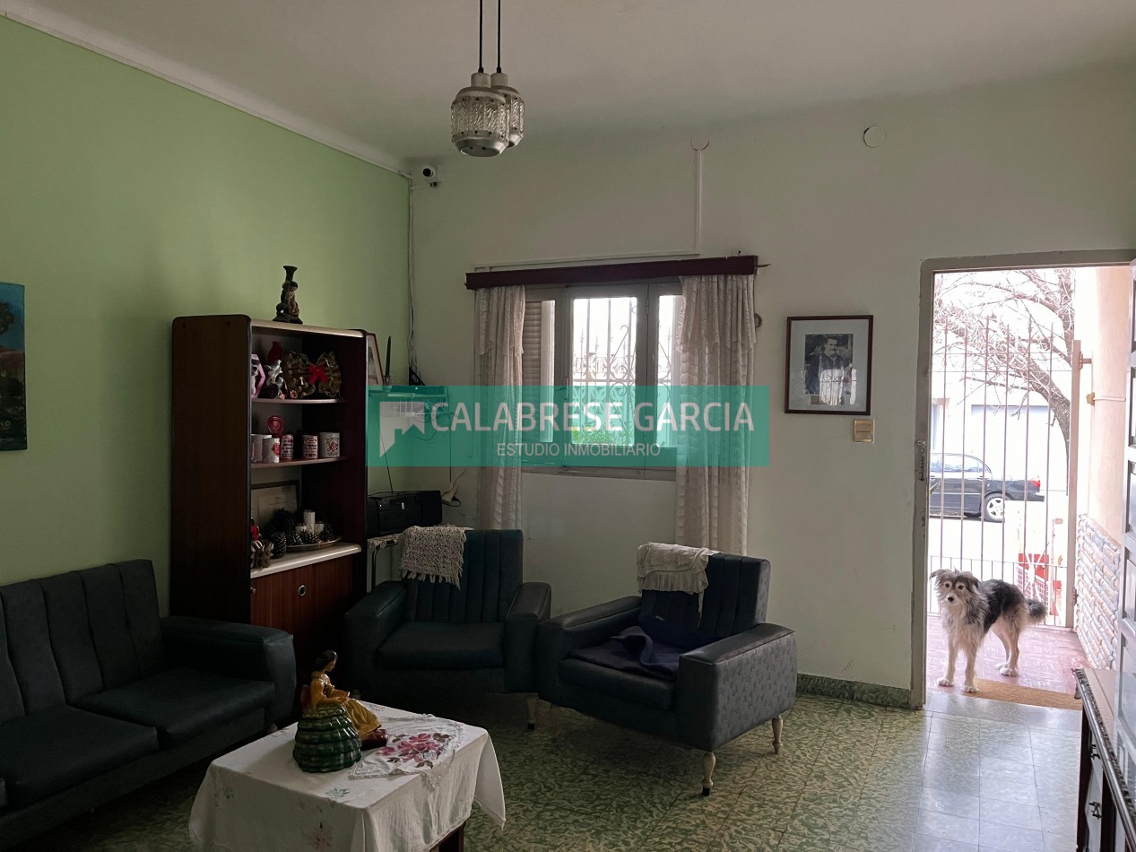 Se vende casa zona Plaza Saenz Peña