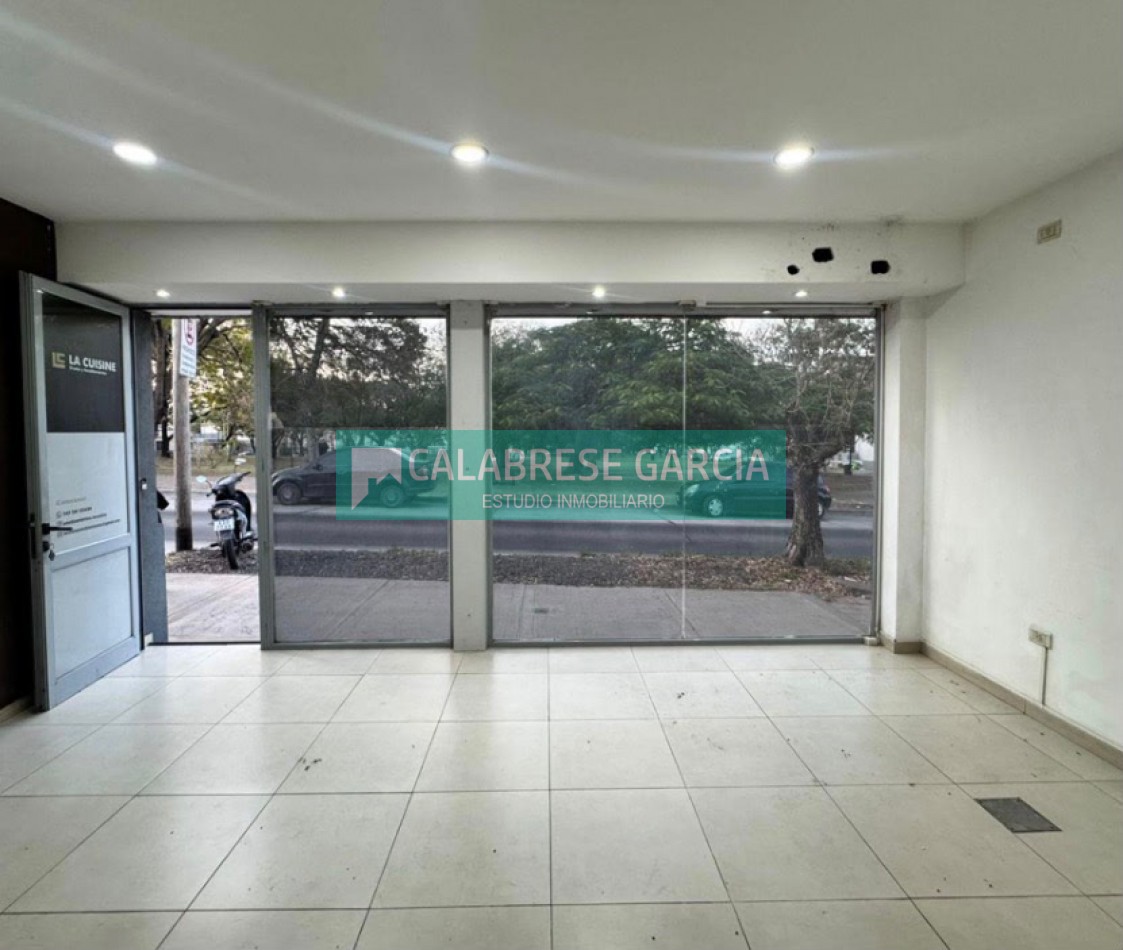 oportunidad de inversion/ se vende local y monoambiente zona terminal