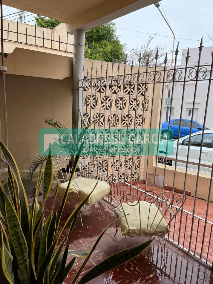 Se vende casa zona Plaza Saenz Peña