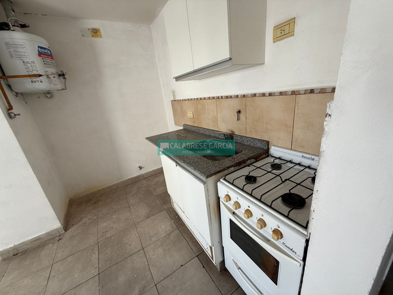 Se alquila monoambiente zona centro por ascensor