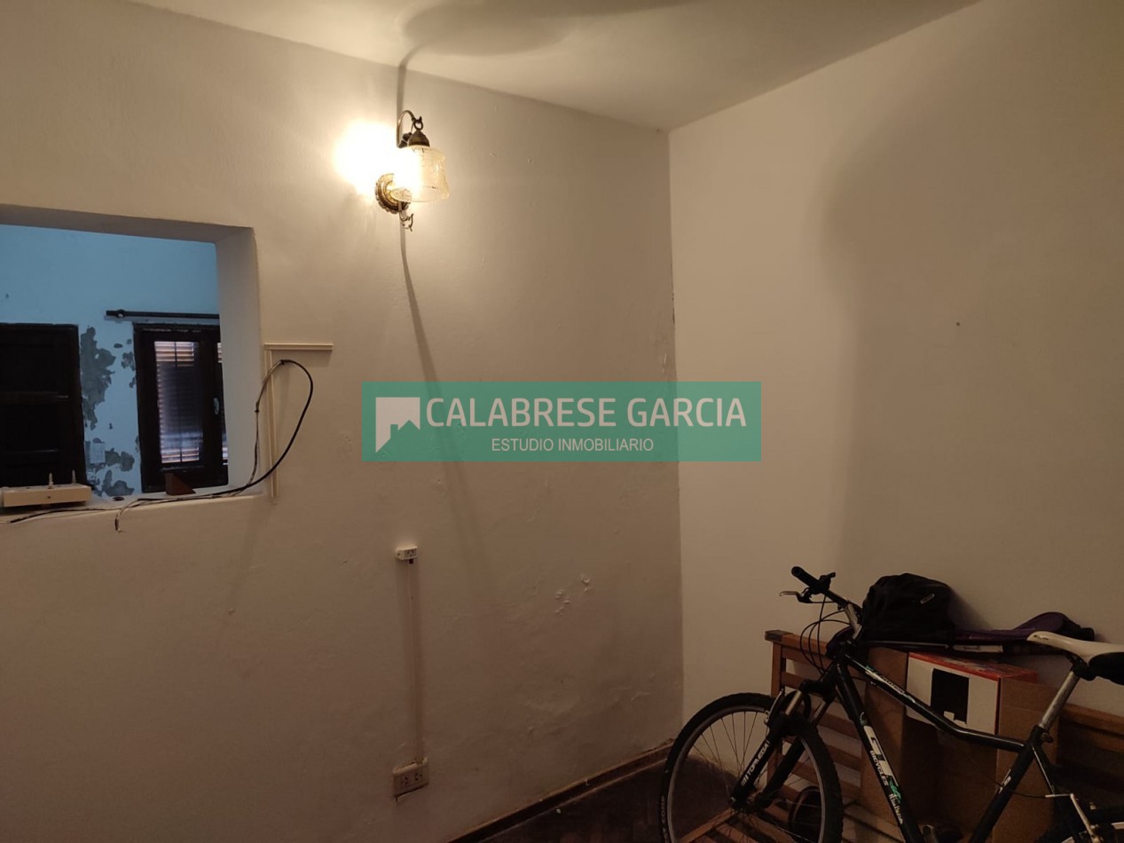 RETASADO ! IMPERDIBLE OPORTUNIDAD VENDO CASA A METROS DE LA PLAZA DE MAYO Y PEATONAL APTA CREDITO