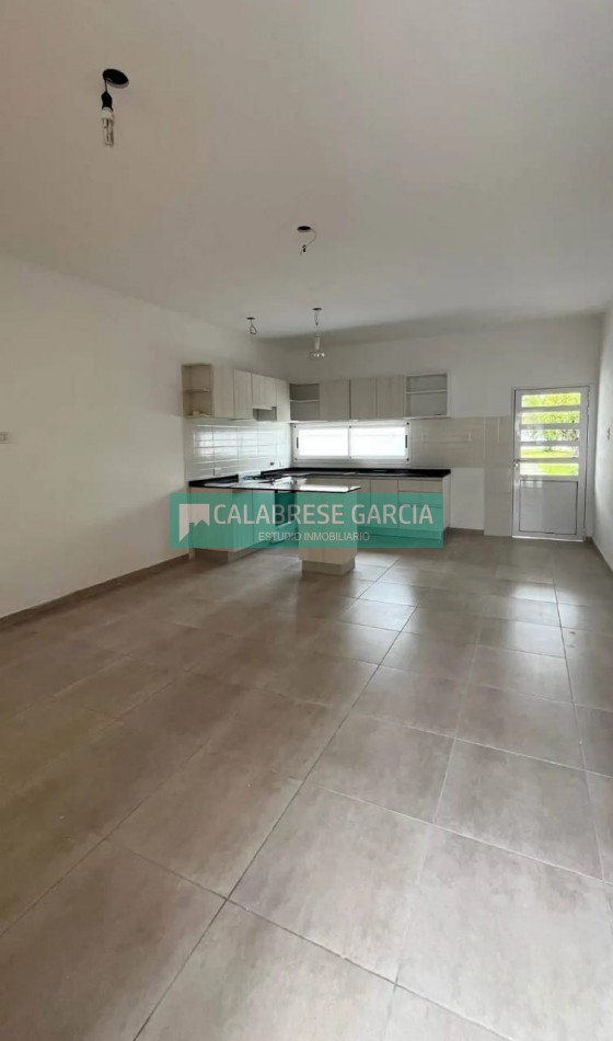 SE VENDE CASA REFACCIONADA A NUEVA ZONA EX HIPODROMO