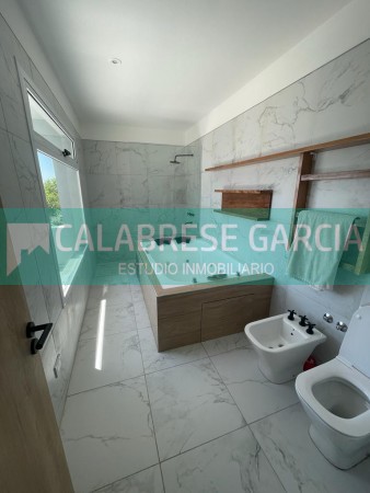 SE VENDE CASA A ESTRENAR PUERTO URQUIZA