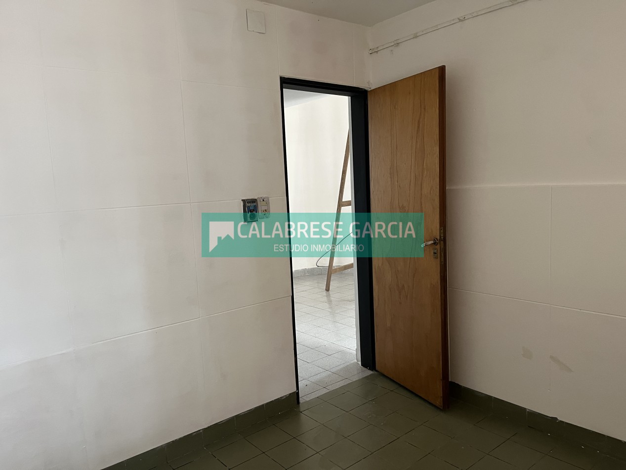 Alquilo casa zona Av. Jorge Newbery y Caputto