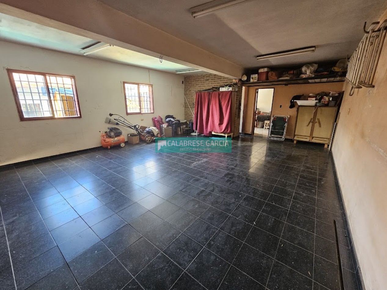 Se vende casa zona Churruarin y Gdor Crespo