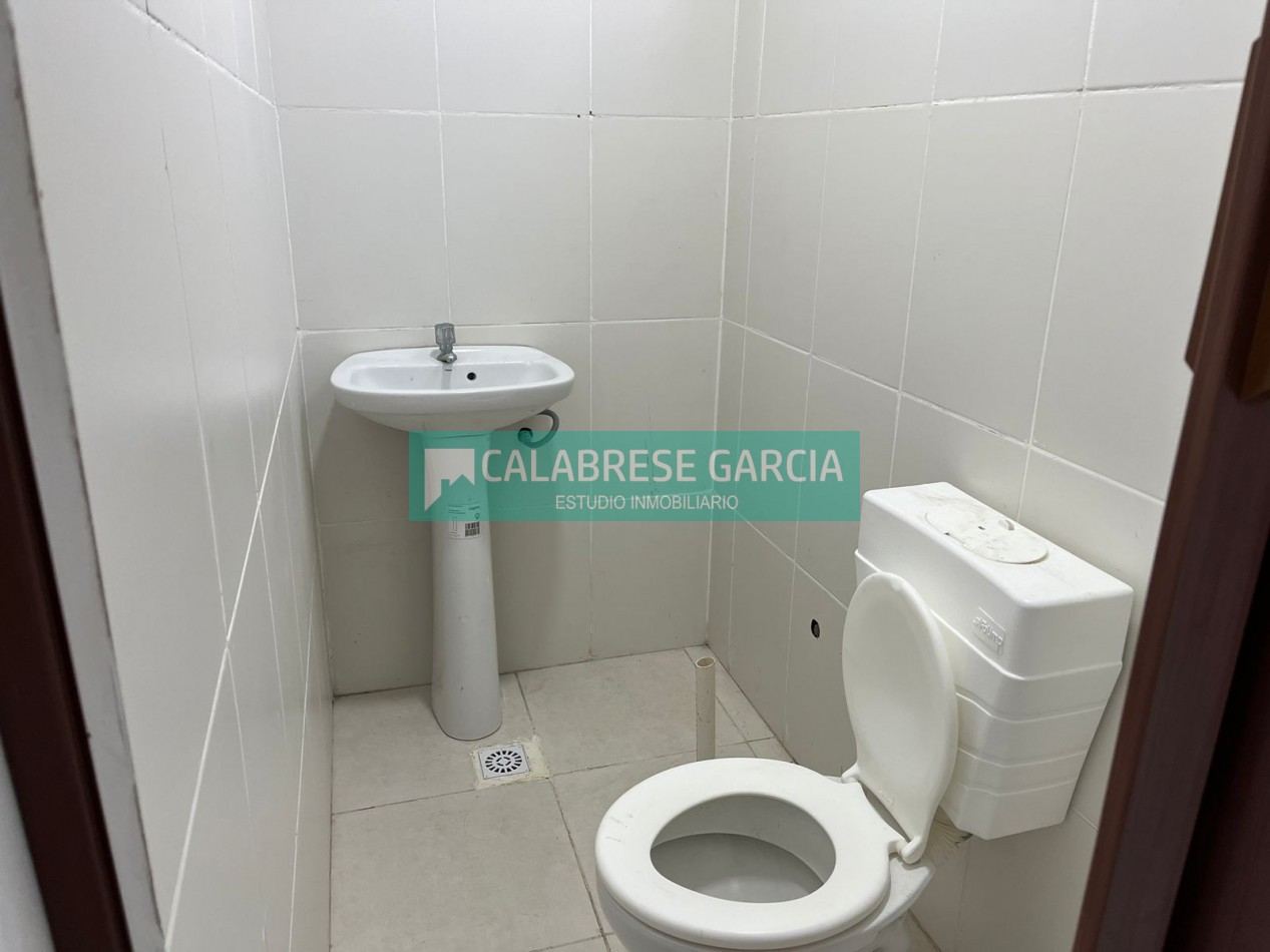 Alquilo Local en Colonia Avellaneda