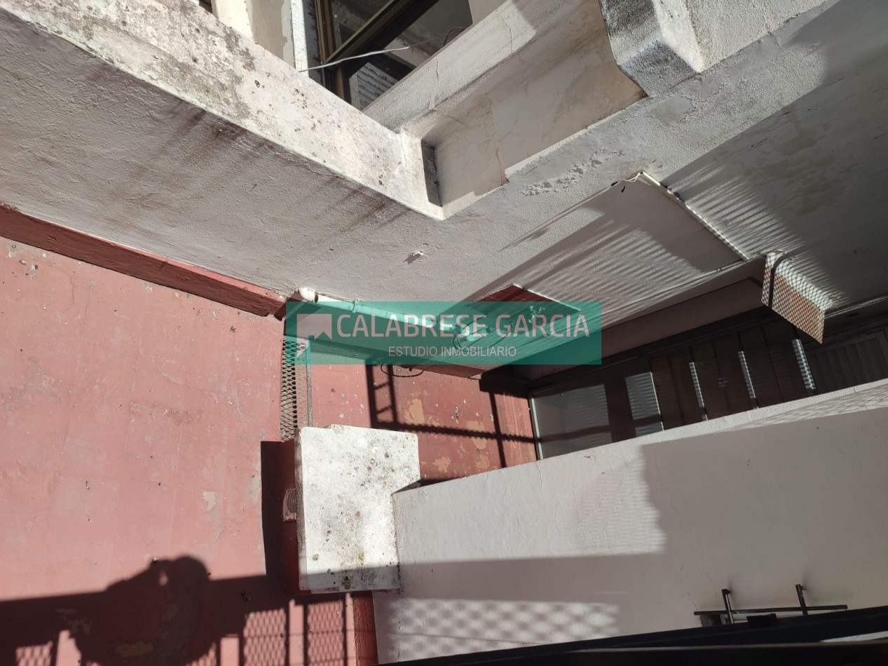 RETASADO ! IMPERDIBLE OPORTUNIDAD VENDO CASA A METROS DE LA PLAZA DE MAYO Y PEATONAL APTA CREDITO