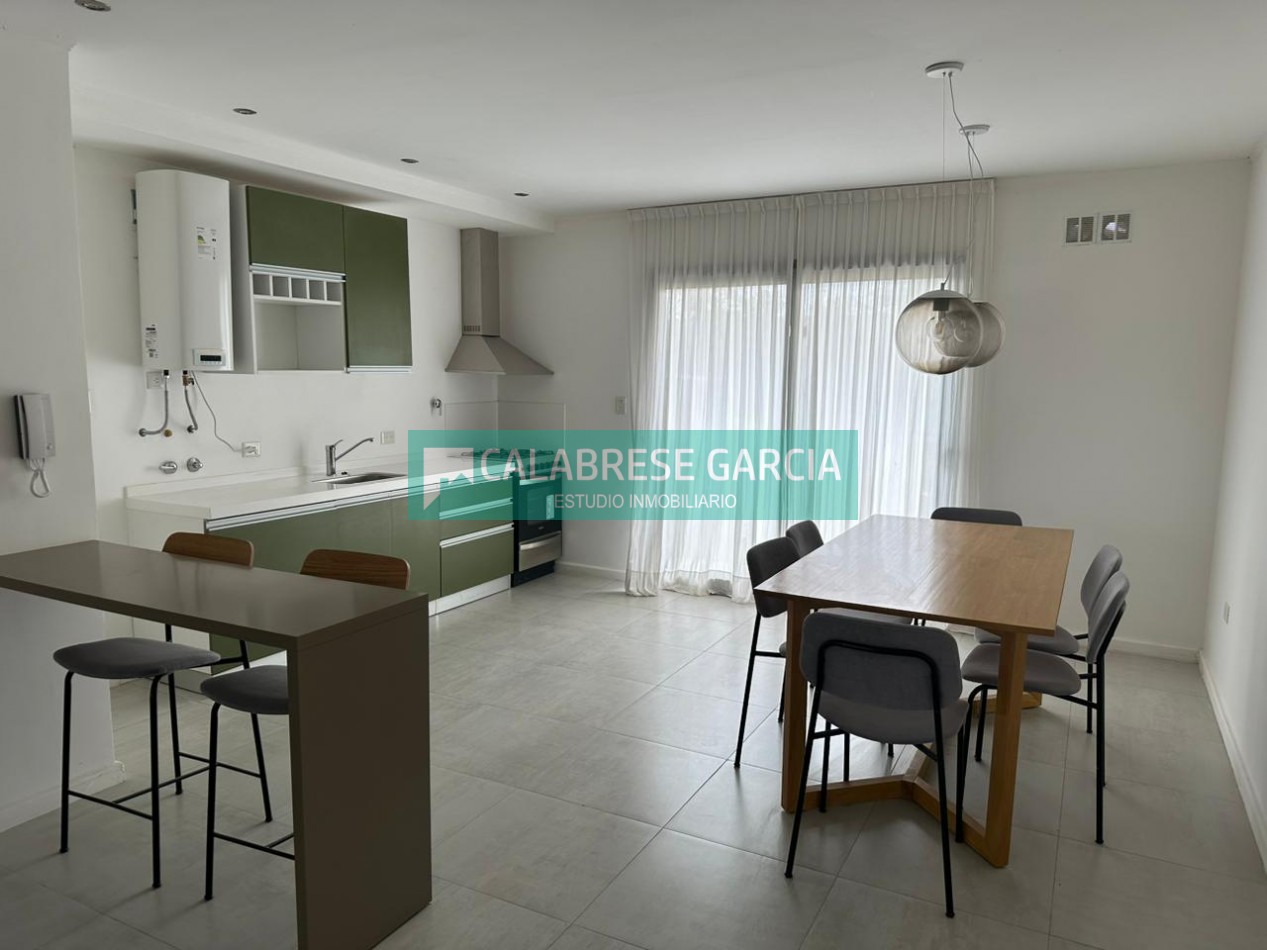 Vendo ultimo Duplex zona Juan B Justo entre Av. Americas y Av. Ramirez
