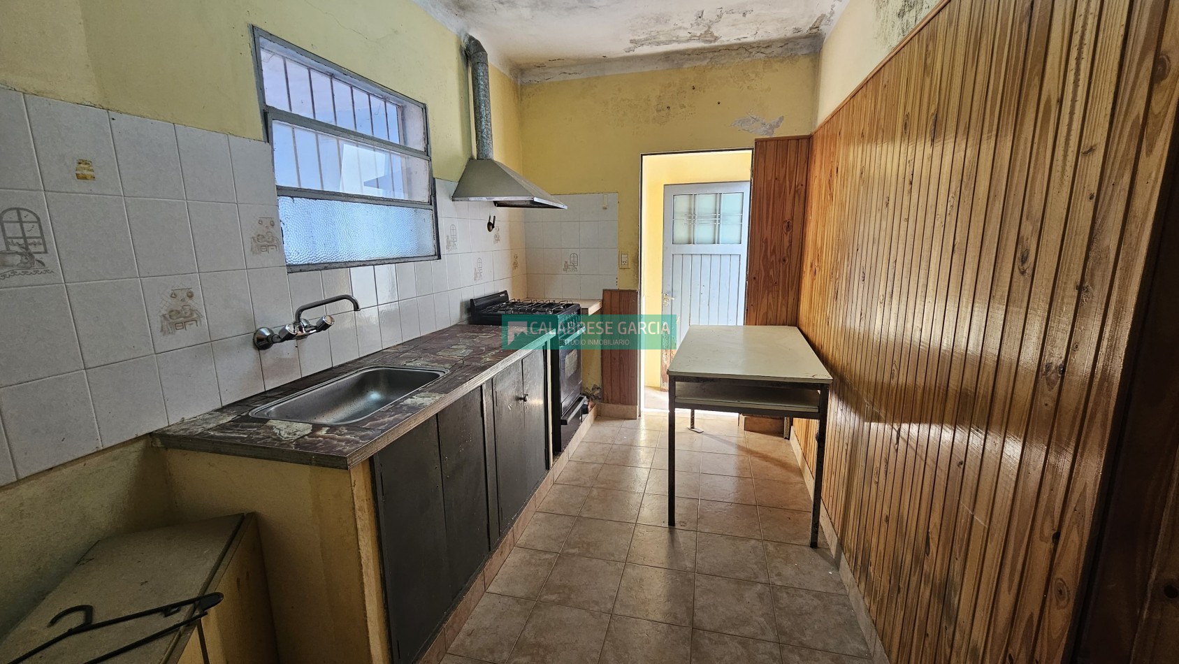 SE VENDE CASA A REFACCIONAR ZONA MEJICO Y PATAGONIA