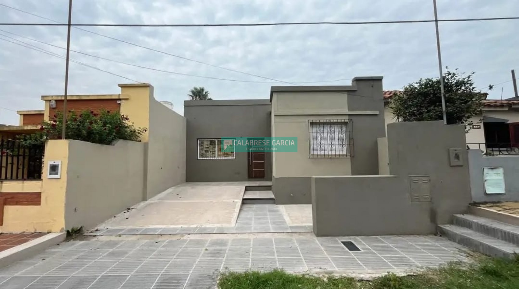 SE VENDE CASA REFACCIONADA A NUEVA ZONA EX HIPODROMO