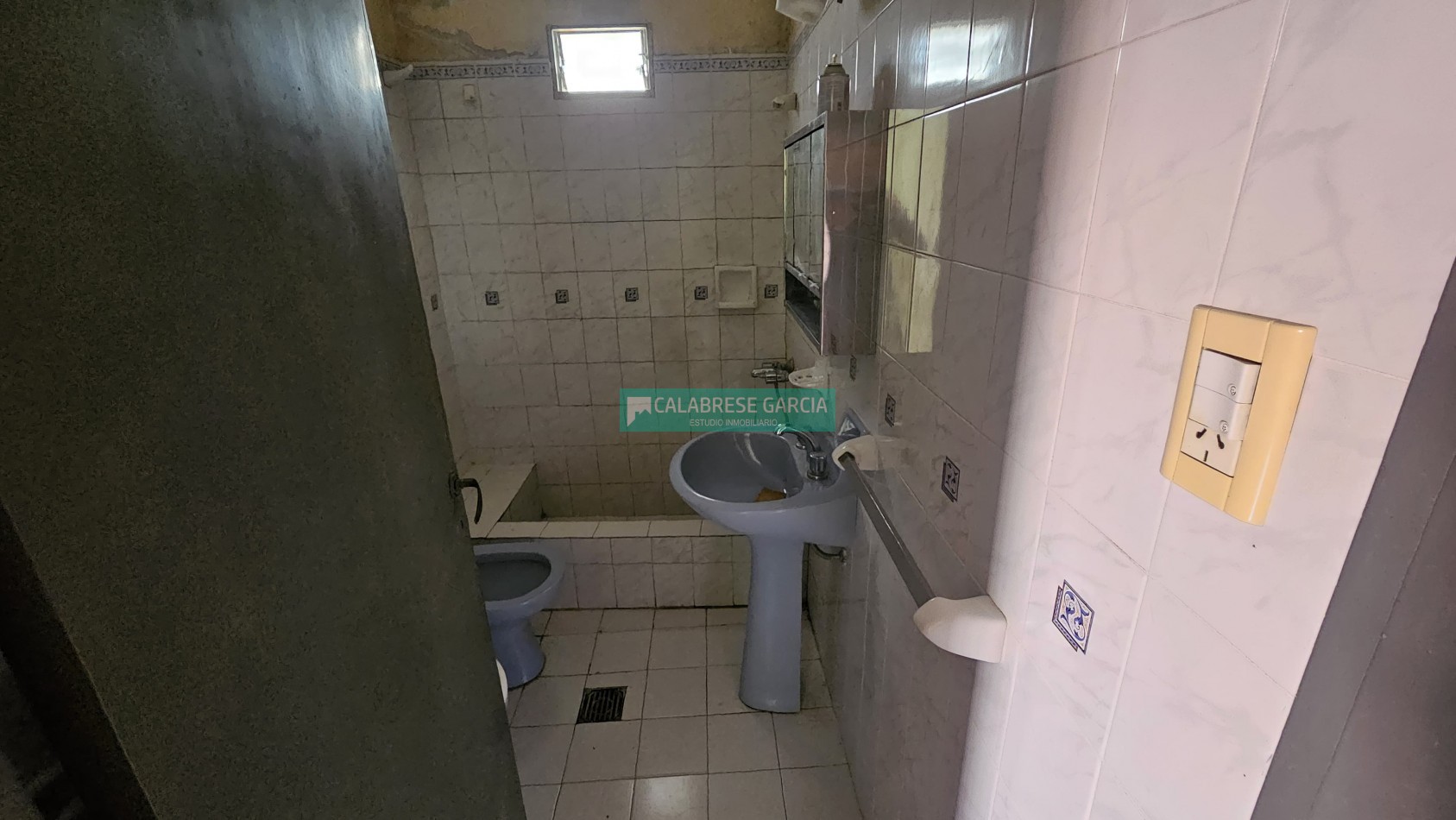 SE VENDE CASA A REFACCIONAR ZONA MEJICO Y PATAGONIA