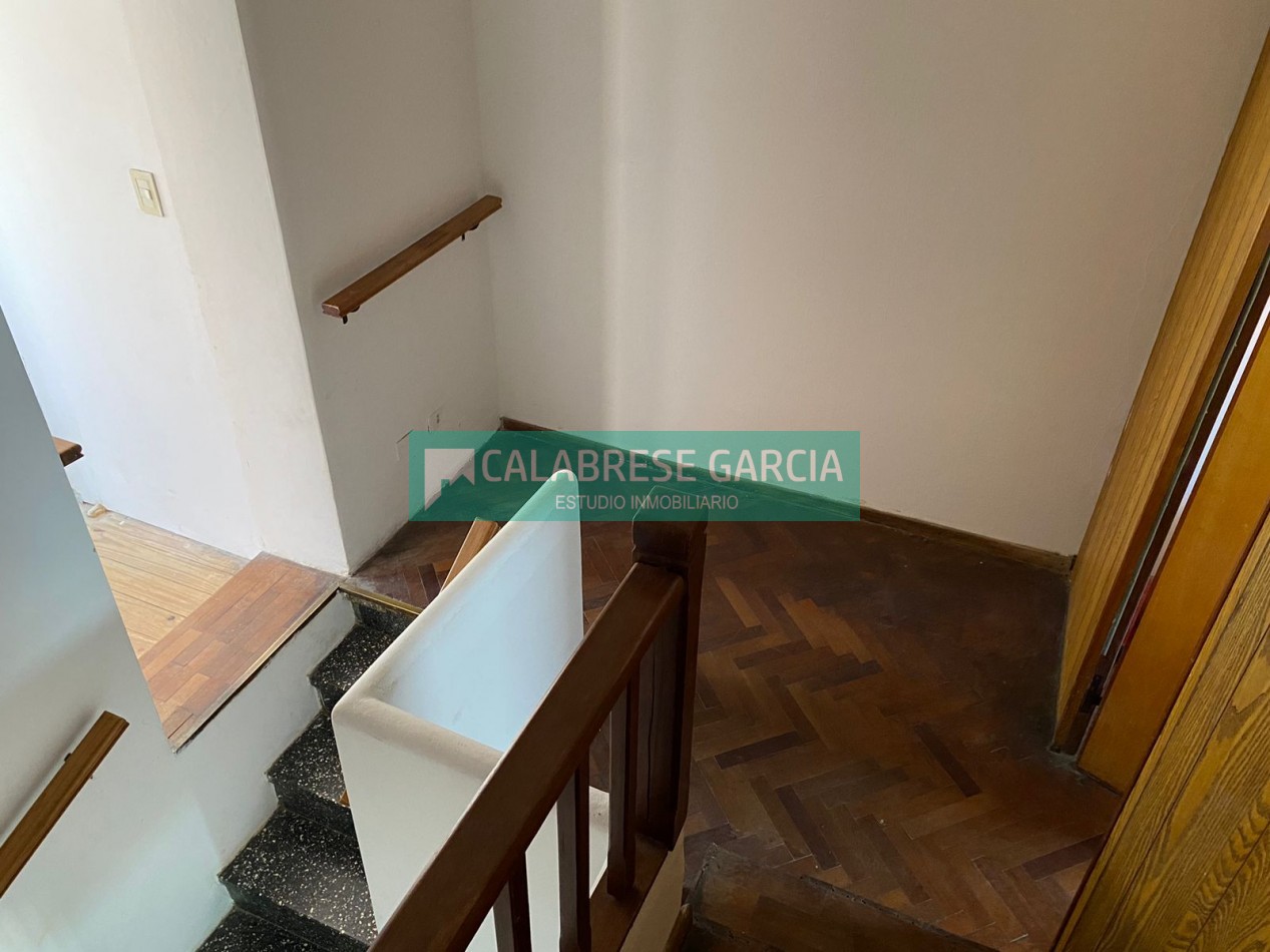 RETASADO ! IMPERDIBLE OPORTUNIDAD VENDO CASA A METROS DE LA PLAZA DE MAYO Y PEATONAL APTA CREDITO