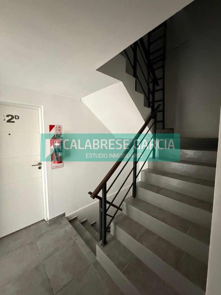 En venta monoambiente , con balcon y edificio con ascensor !