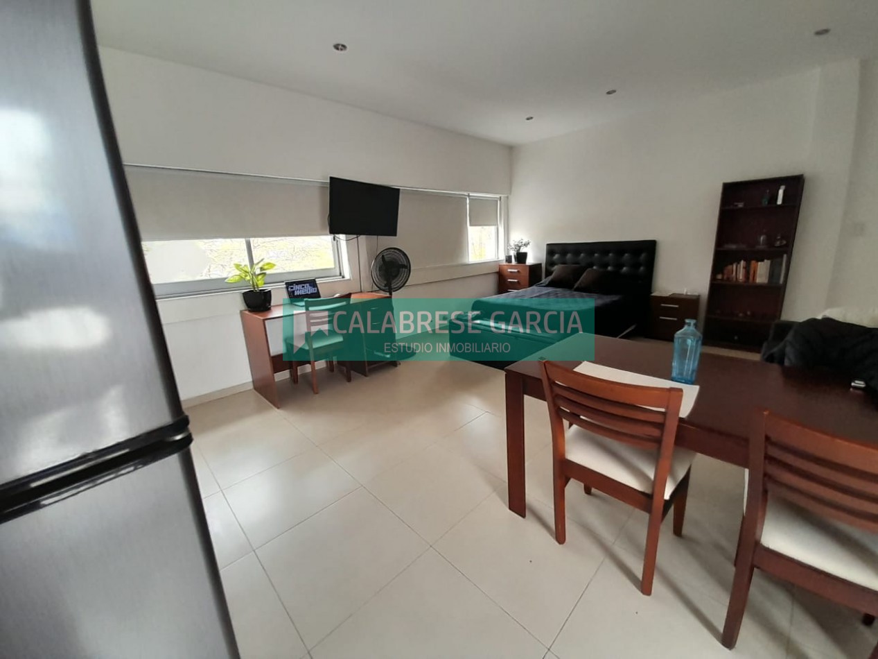 En venta  monoambiente y local comercial !
