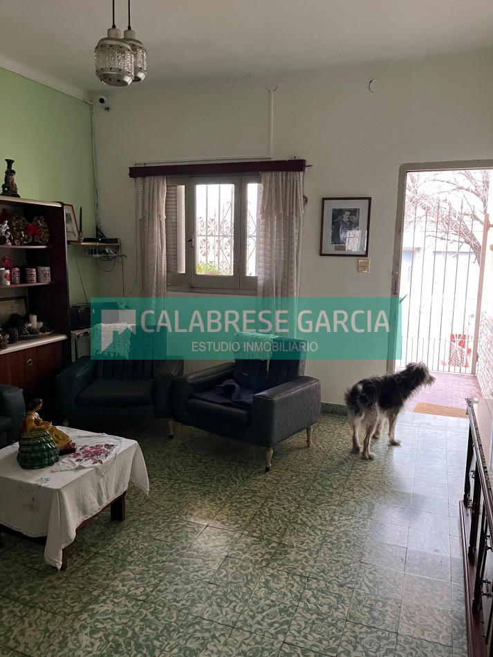 Se vende casa zona Plaza Saenz Peña