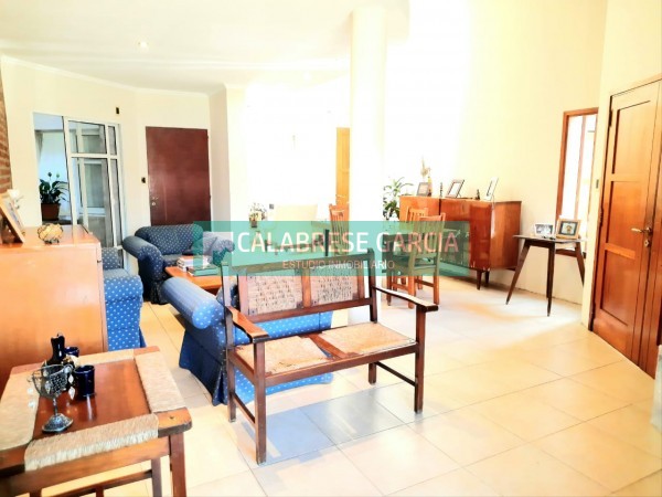 SE VENDE CASA ZONA CENTRO-PARQUE