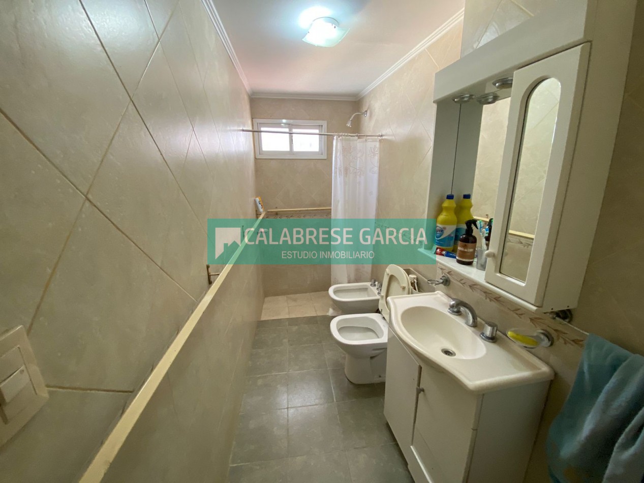 RETASADO ! IMPERDIBLE OPORTUNIDAD VENDO CASA A METROS DE LA PLAZA DE MAYO Y PEATONAL APTA CREDITO