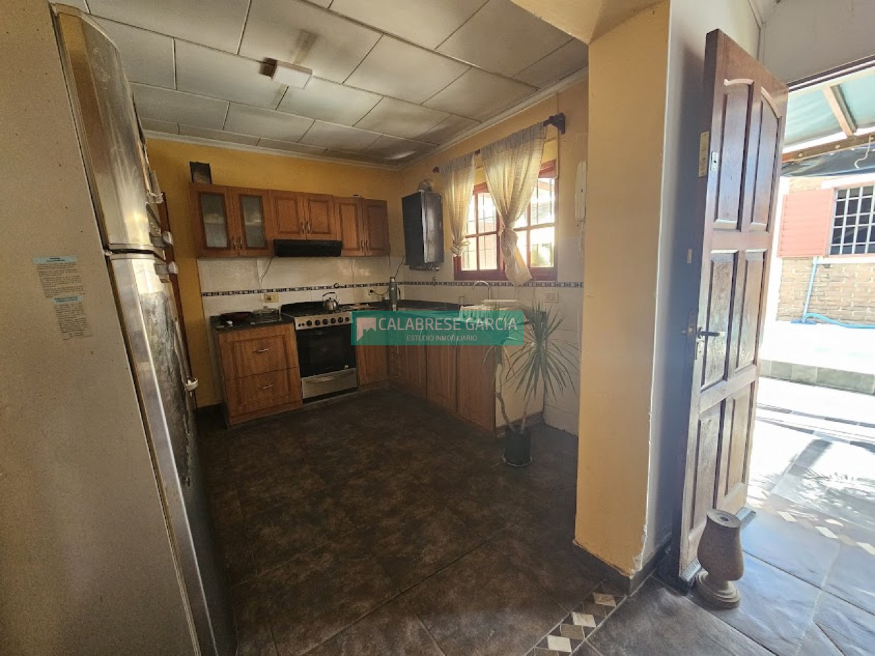 Se vende casa zona Churruarin y Gdor Crespo