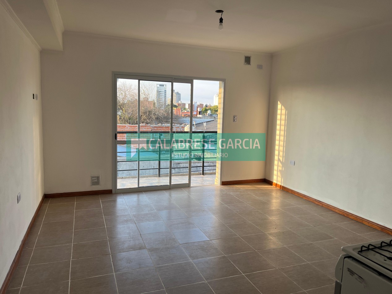 Alquilo Monoambiente al frente zona Laprida y Patagonia