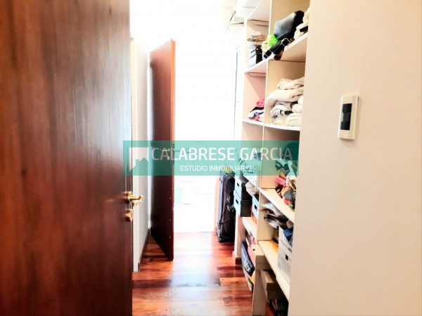 SE VENDE CASA ZONA CENTRO-PARQUE