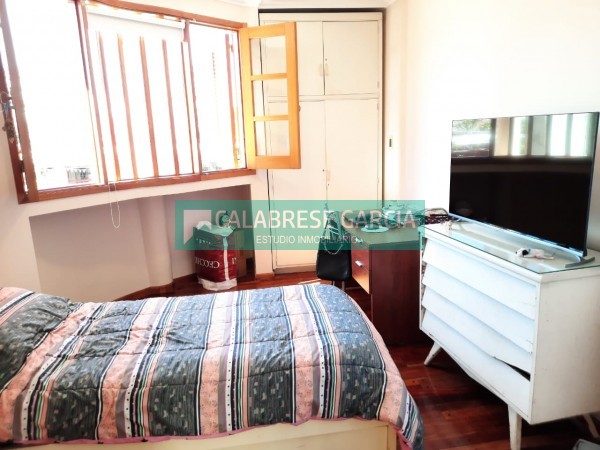 SE VENDE CASA ZONA CENTRO-PARQUE