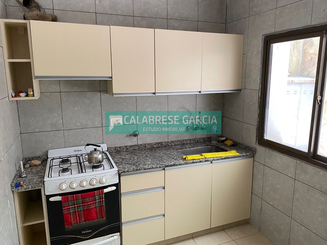 RETASADO ! IMPERDIBLE OPORTUNIDAD VENDO CASA A METROS DE LA PLAZA DE MAYO Y PEATONAL APTA CREDITO