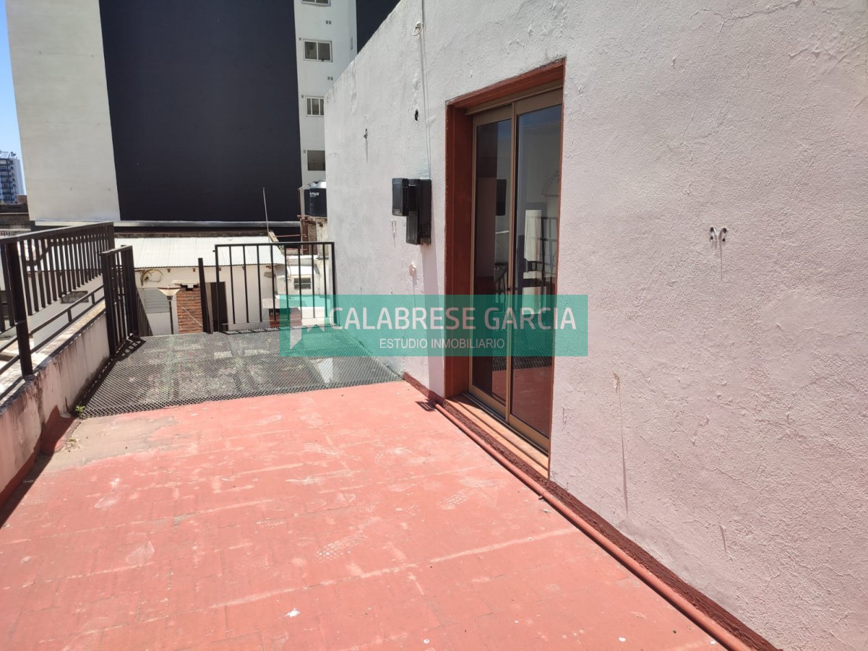 RETASADO ! IMPERDIBLE OPORTUNIDAD VENDO CASA A METROS DE LA PLAZA DE MAYO Y PEATONAL APTA CREDITO