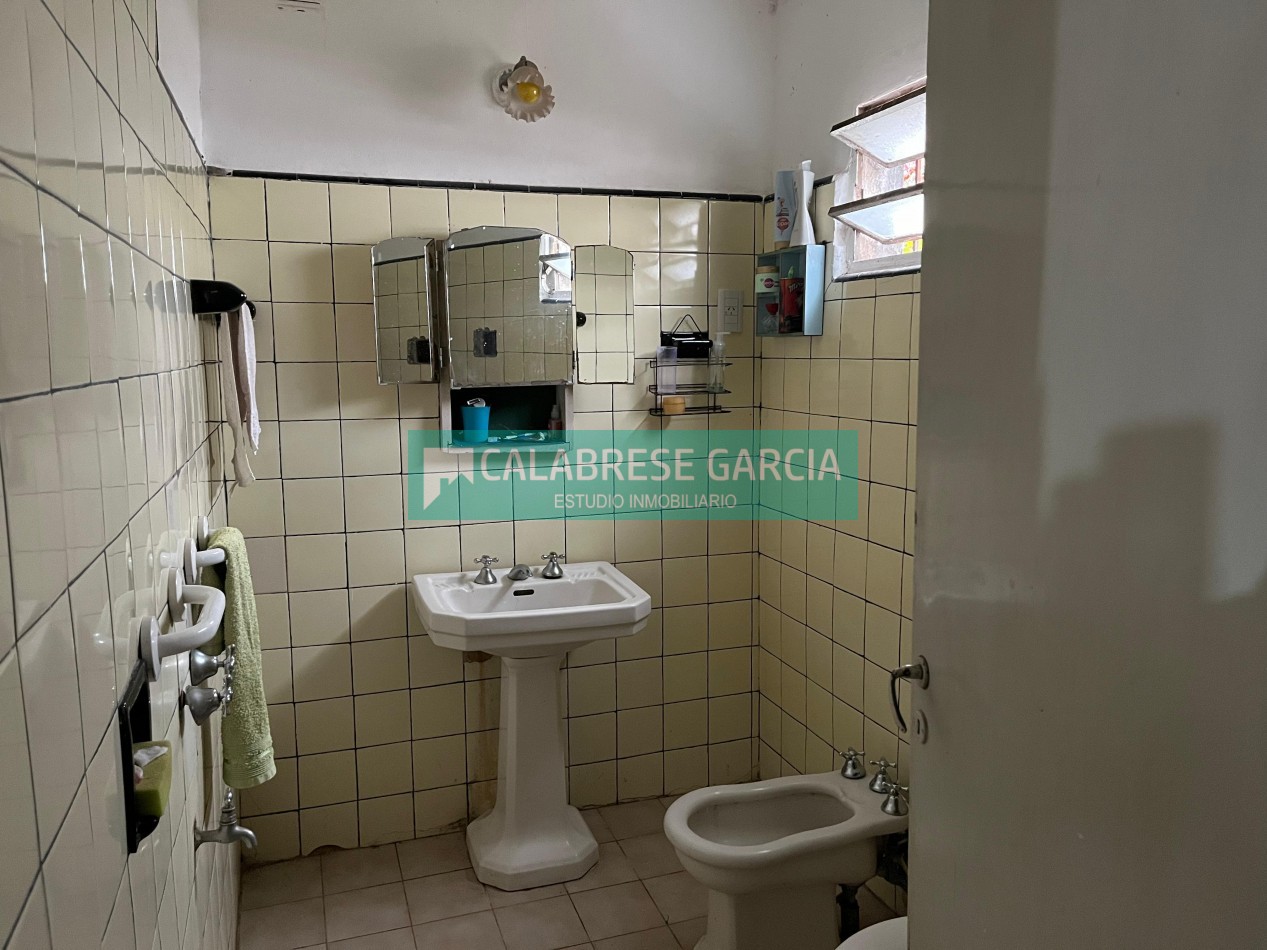 Se vende casa zona Plaza Saenz Peña