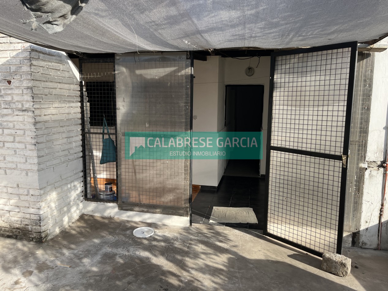 Alquilo casa zona Av. Jorge Newbery y Caputto