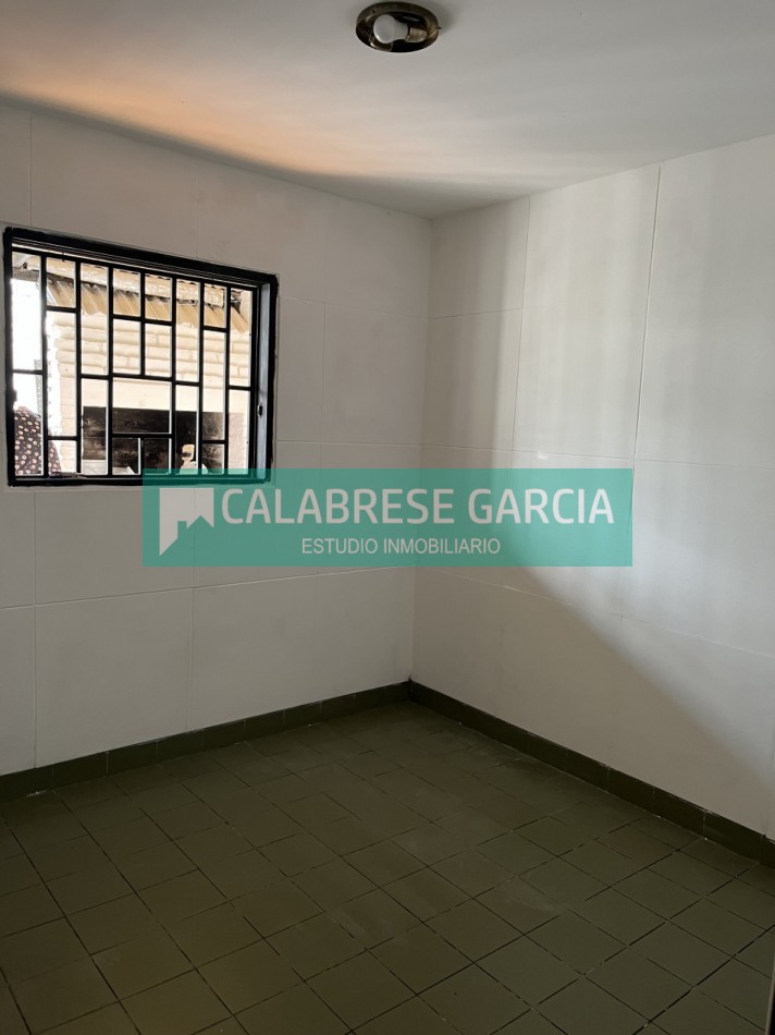 Alquilo casa zona Av. Jorge Newbery y Caputto