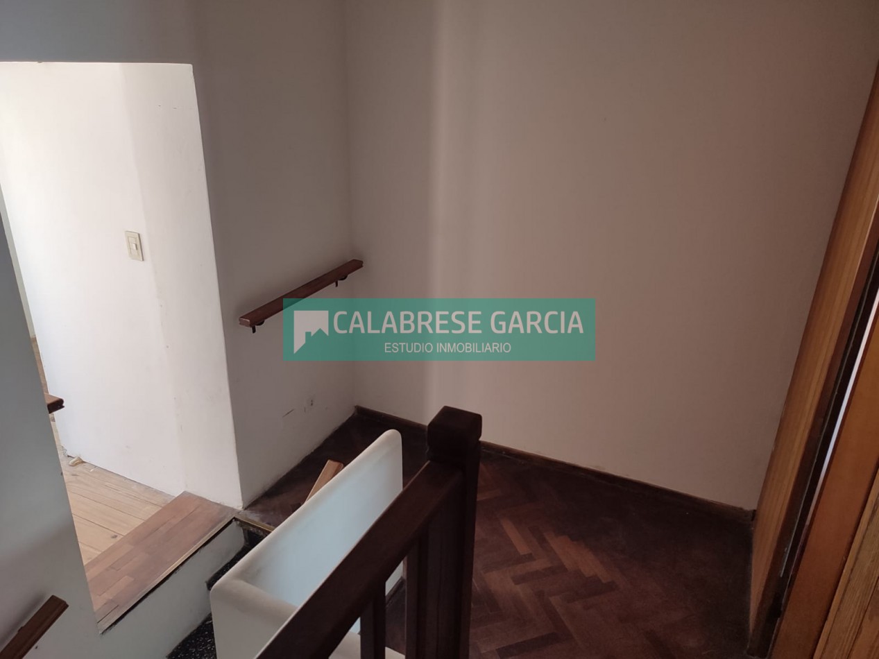 RETASADO ! IMPERDIBLE OPORTUNIDAD VENDO CASA A METROS DE LA PLAZA DE MAYO Y PEATONAL APTA CREDITO