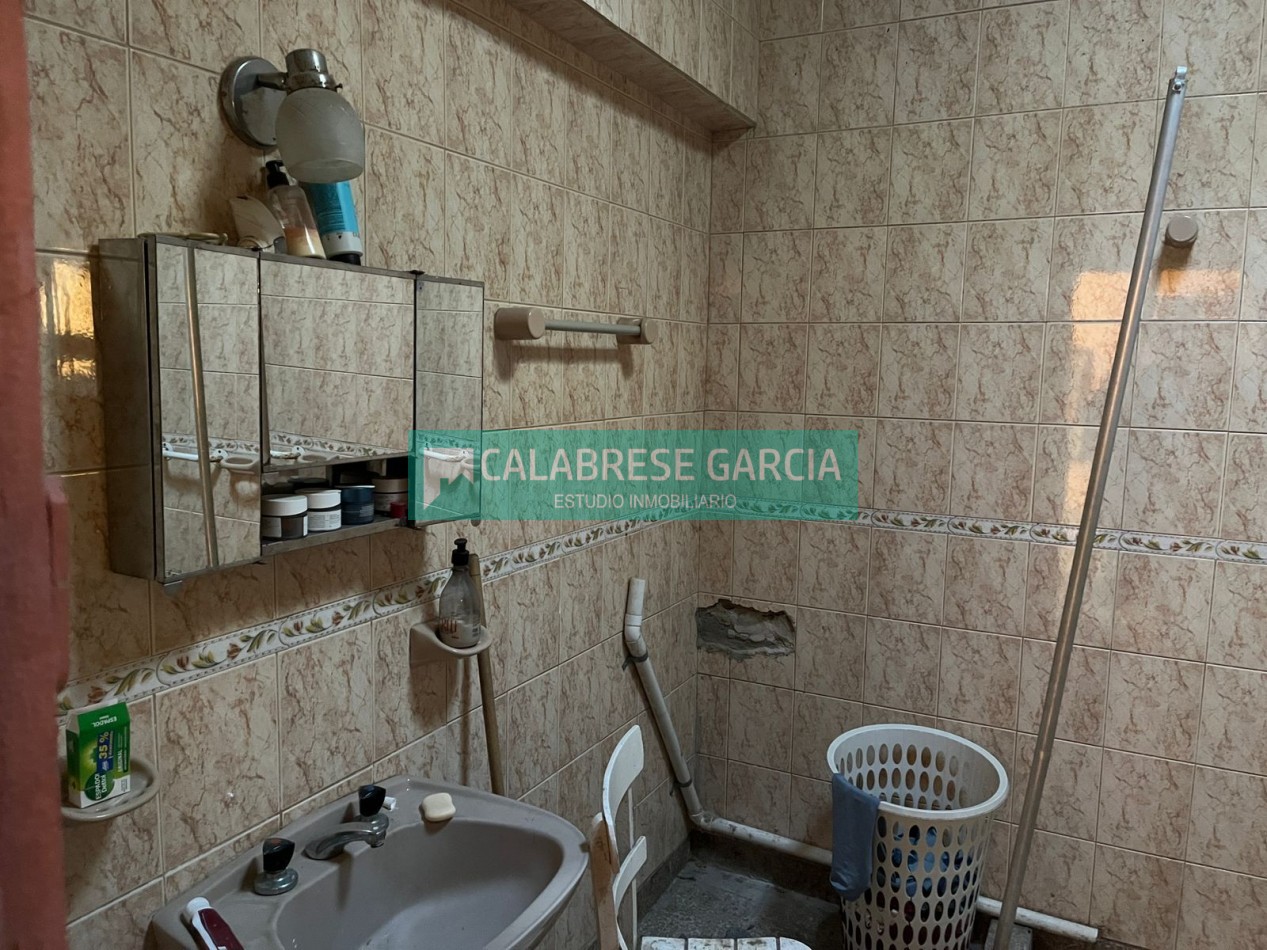 Vendo casa a reciclar zona Club Talleres