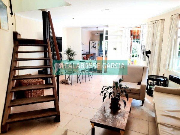 SE VENDE CASA ZONA CENTRO-PARQUE