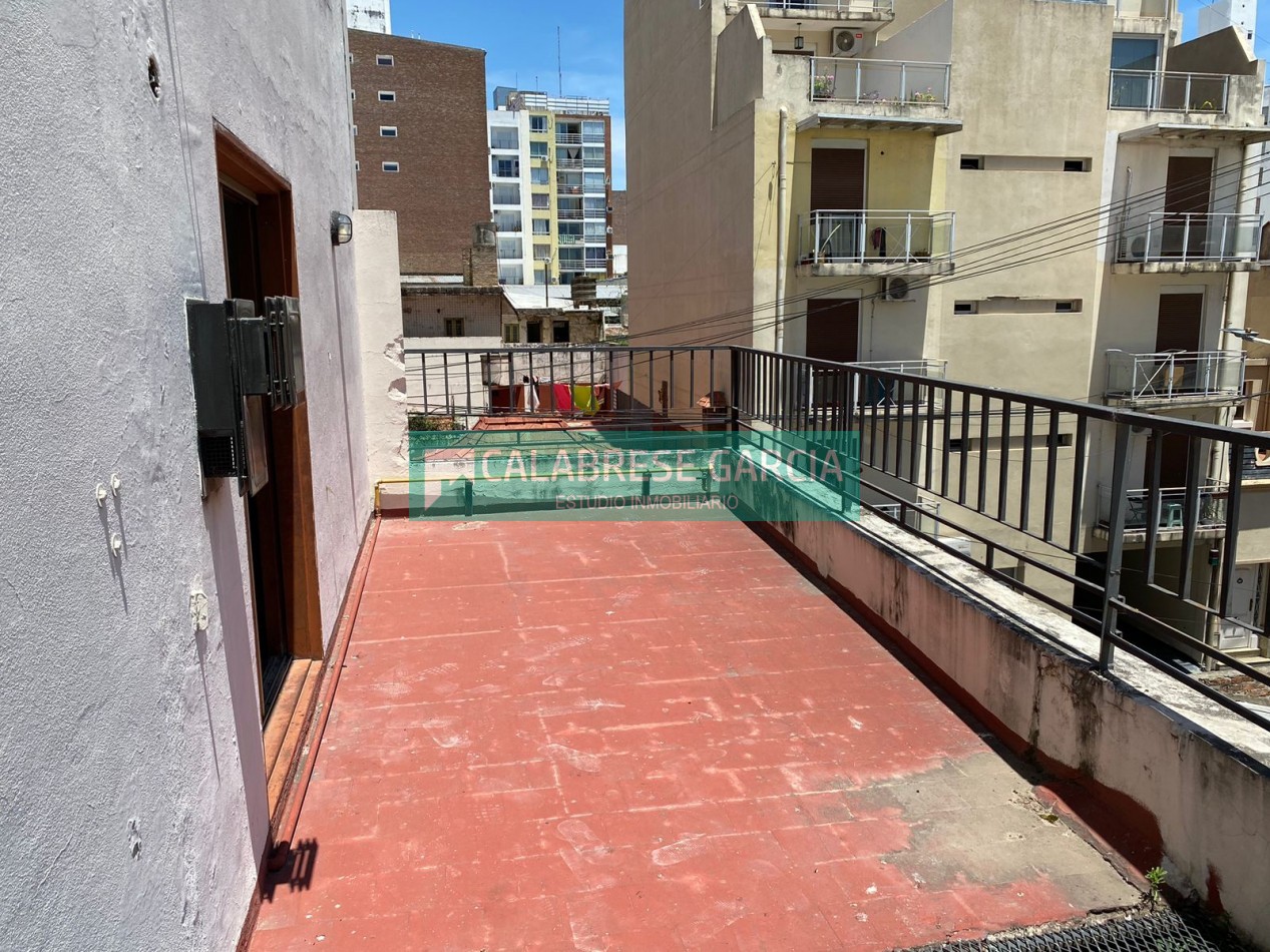 RETASADO ! IMPERDIBLE OPORTUNIDAD VENDO CASA A METROS DE LA PLAZA DE MAYO Y PEATONAL APTA CREDITO