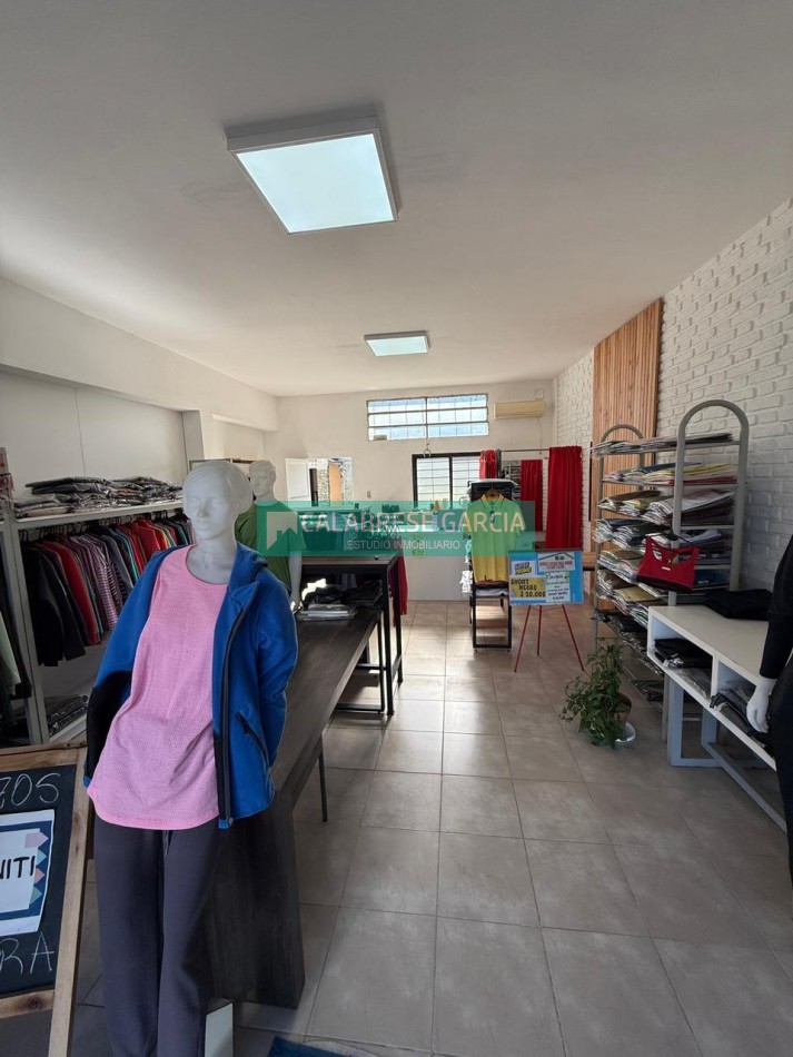 Alquilo salon comercial en Av. Almafuerte y Gdor. Maya!!!