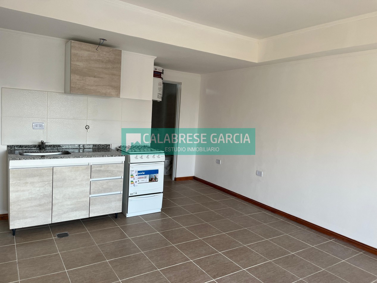 Alquilo Monoambiente al frente zona Laprida y Patagonia